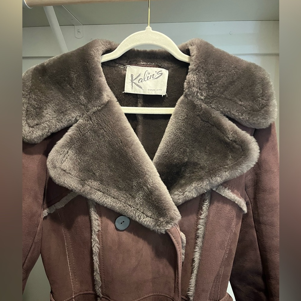 Vintage 70s Californian Suede Shearling Belted Trench Coat - Picture 4 of 16